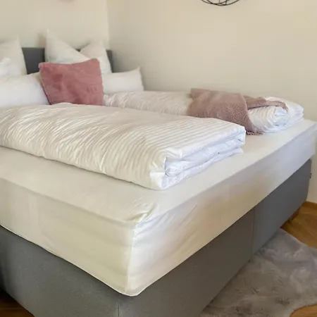 Stylische Mit Balkon * Грац