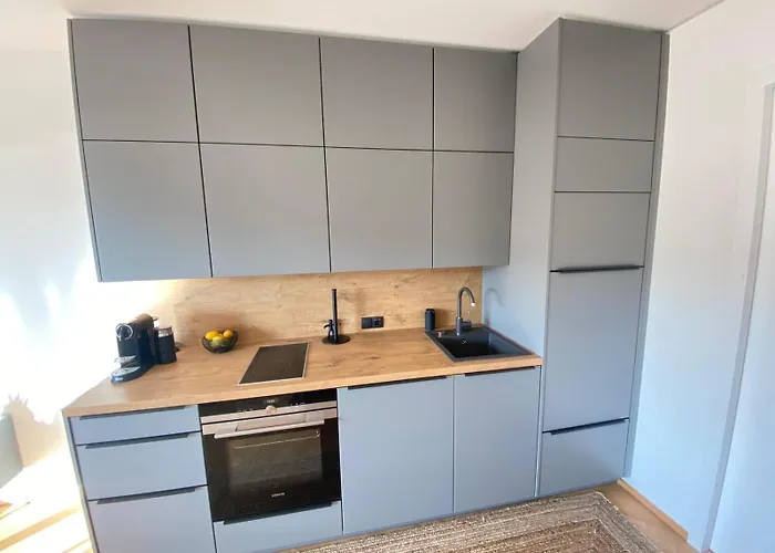 Stylische Mit Balkon Грац