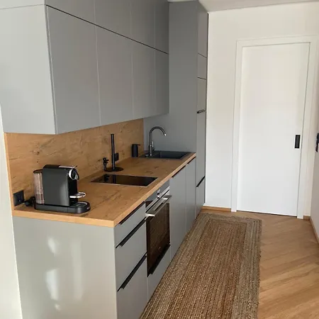 Stylische Mit Balkon Apartman *
